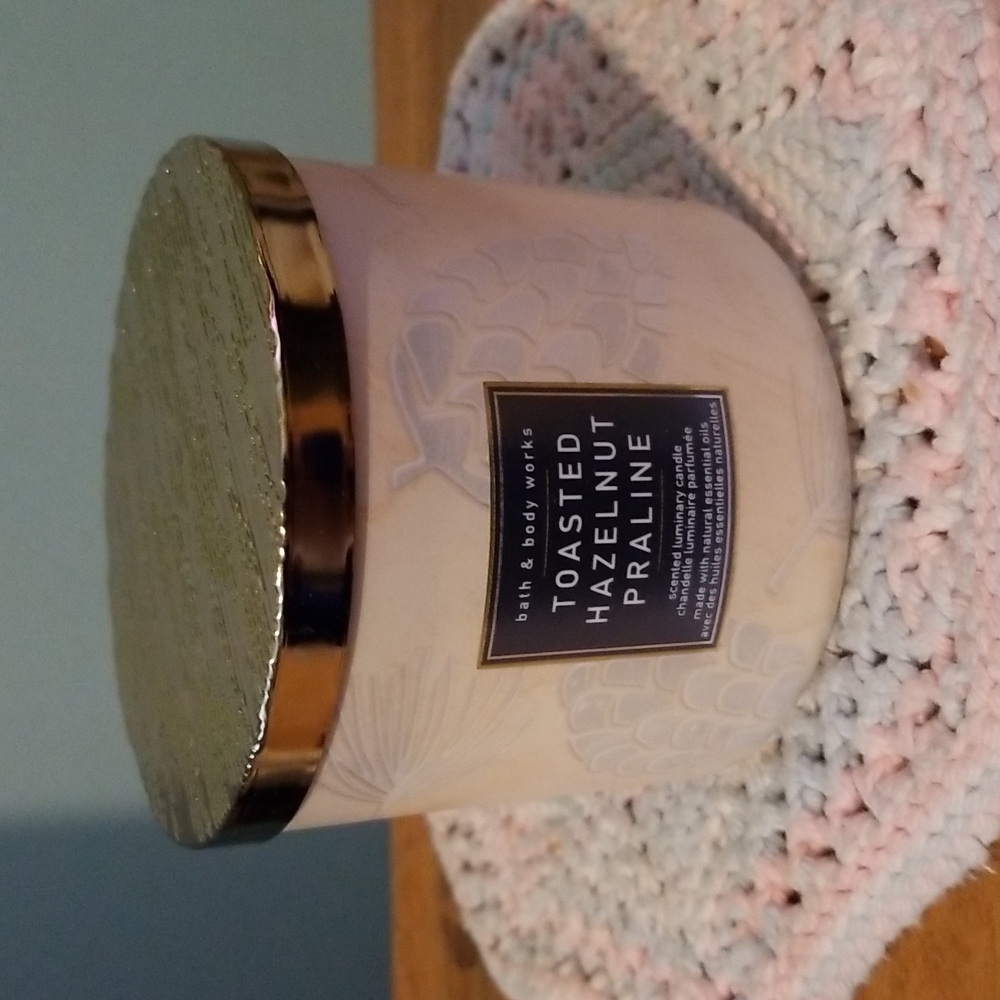 New Bath & Body Works 3 Wick Candle, Toasted Hazelnut Praline